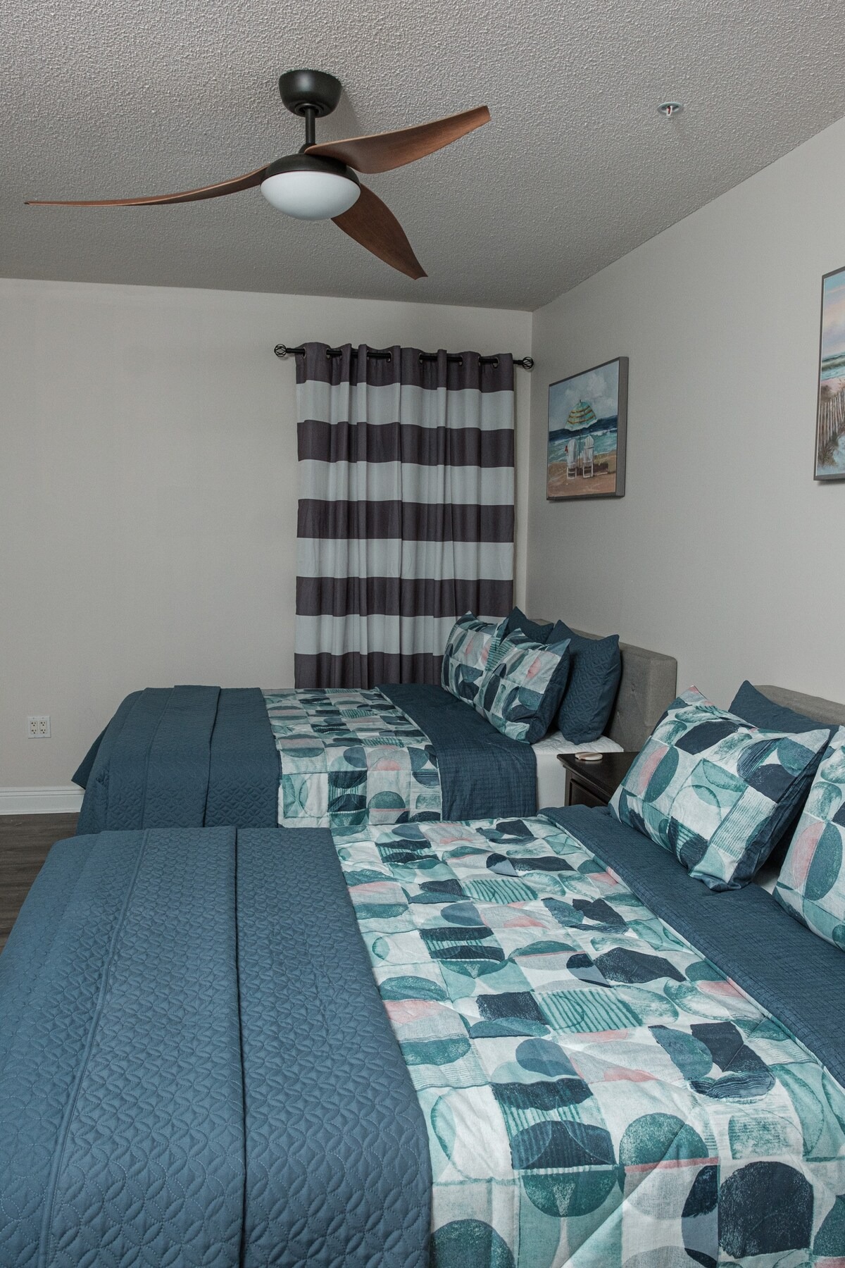 Living & Dining photo from OTA listing sequence.