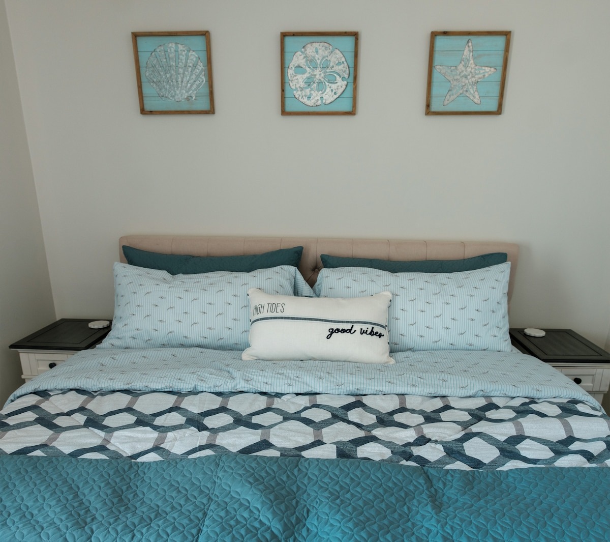 Bedroom 4 photo from OTA listing sequence.