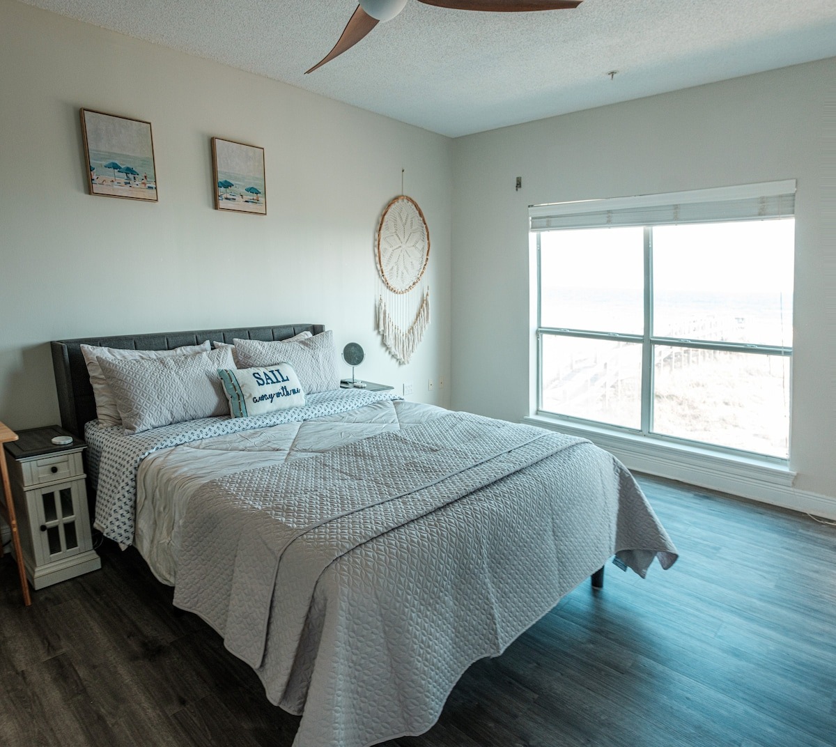 Bathrooms photo from OTA listing sequence.