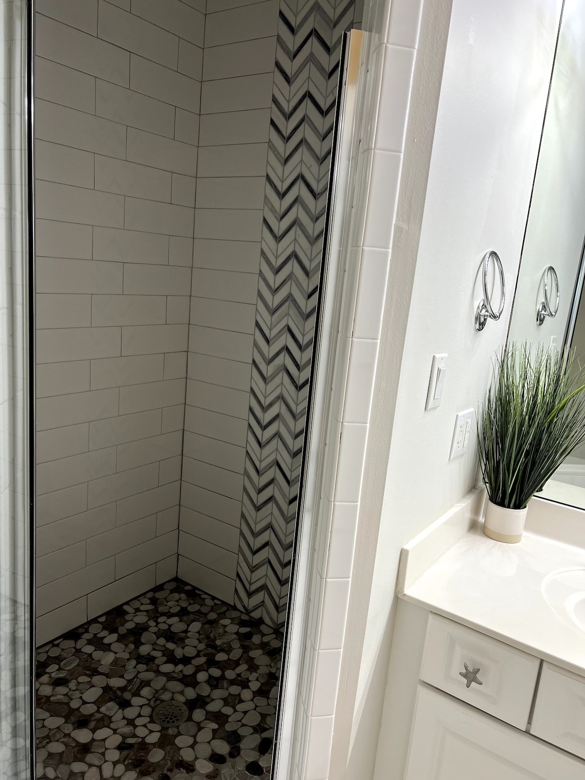 Bathrooms photo from OTA listing sequence.