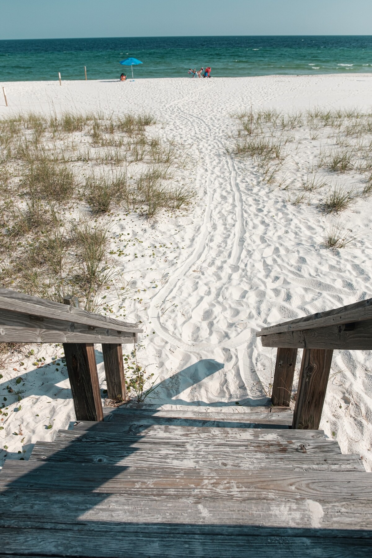 Views & Beach Access photo from OTA listing sequence.